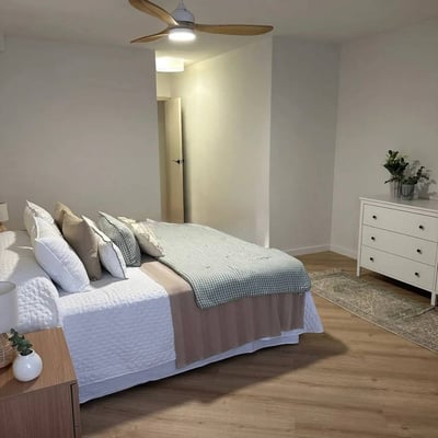 Rental of a large bright apartment with 2 bedrooms, 125 m², Alicante, Spain